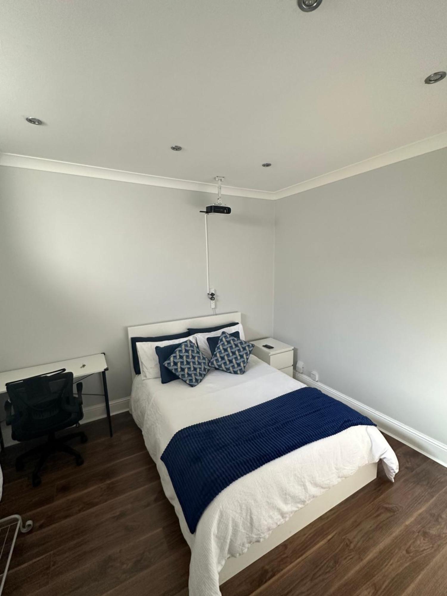 Liverpool Street Blue Bedroom London Ngoại thất bức ảnh