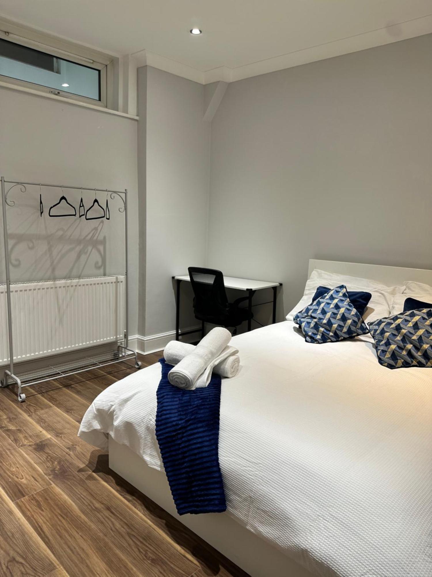 Liverpool Street Blue Bedroom London Ngoại thất bức ảnh